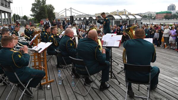 Программа Военные оркестры в парках