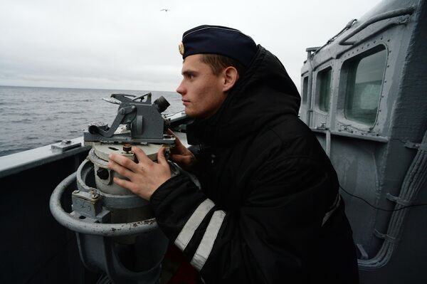 Российский моряк во время совместных российско-японских учений по поиску и спасению на море Сарекс-2019 