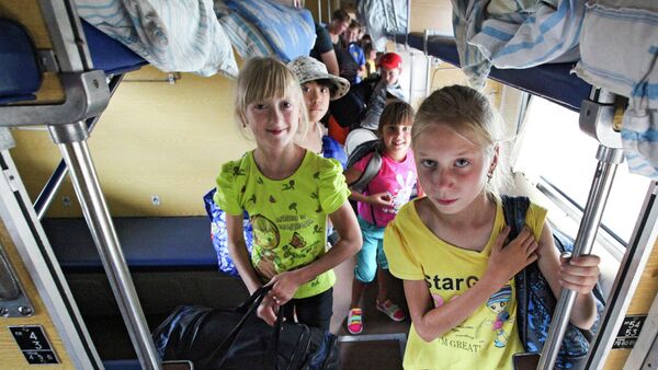 Дети в плацкартном вагоне