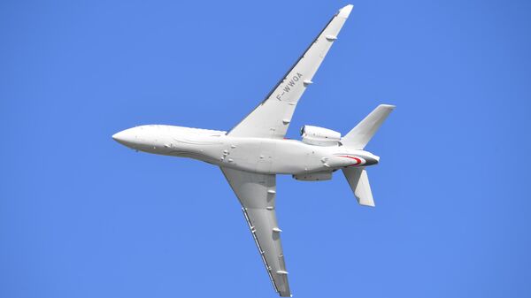Реактивный самолёт бизнес-класса. Выпускается компанией Dassault Aviation, сконструирован на базе Falcon 900 совершает полет на международном аэрокосмическом салоне Paris Air Show 2019 во Франции
