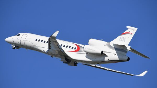 Реактивный самолёт бизнес-класса. Выпускается компанией Dassault Aviation, сконструирован на базе Falcon 900