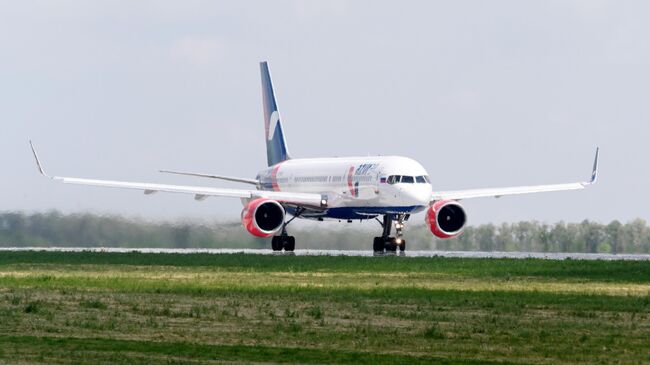 Самолет Boeing 757-200 авиакомпании Azur Air 