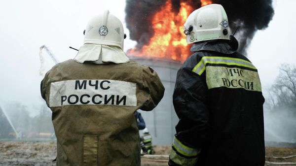 Сотрудники противопожарной службы МЧС РФ