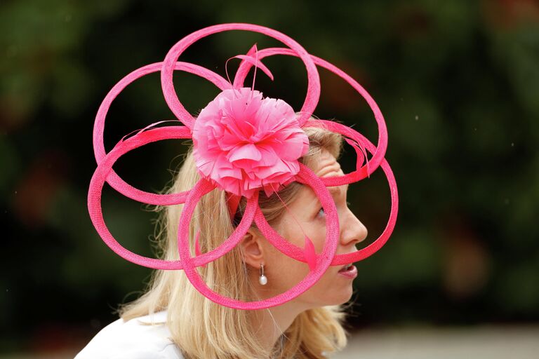 Посетительница королевских скачек Royal Ascot