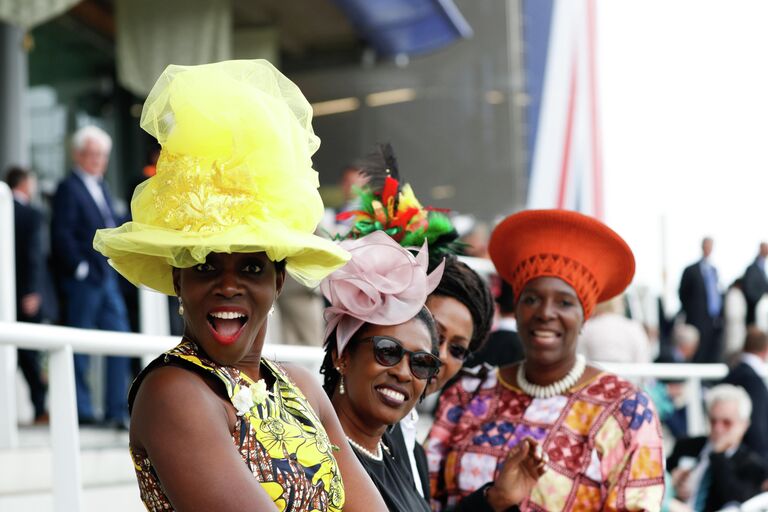 Посетительницы королевских скачек Royal Ascot