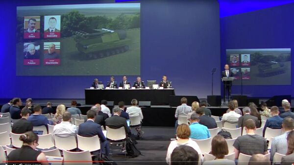 Члены Совместной следственной группы во время заседания по делу о крушении Boeing MH17, которое произошло 17 июля 2014 года на востоке Донецкой области. 19 июня 2019