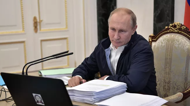 Президент РФ В. Путин провел совещание по подготовке Прямой линии с Владимиром Путиным