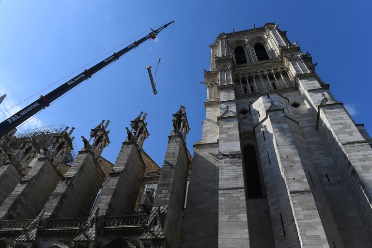 Восстановительные работы Собора Парижской Богоматери (Notre Dame de Paris) после пожара