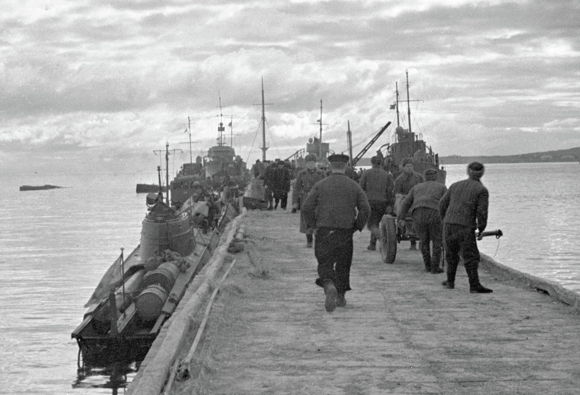 Десант морской пехоты готовится к высадке в районе Новороссийска - РИА Новости, 1920, 26.11.2020