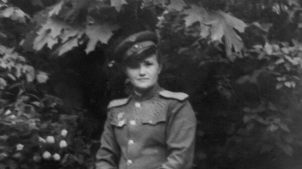 Галина Брок в летной форме, фотография из личного архива войны Галины Брок-Бельцовой Галина Брок в летной форме, фотография из личного архива войны Галины Брок-Бельцовой