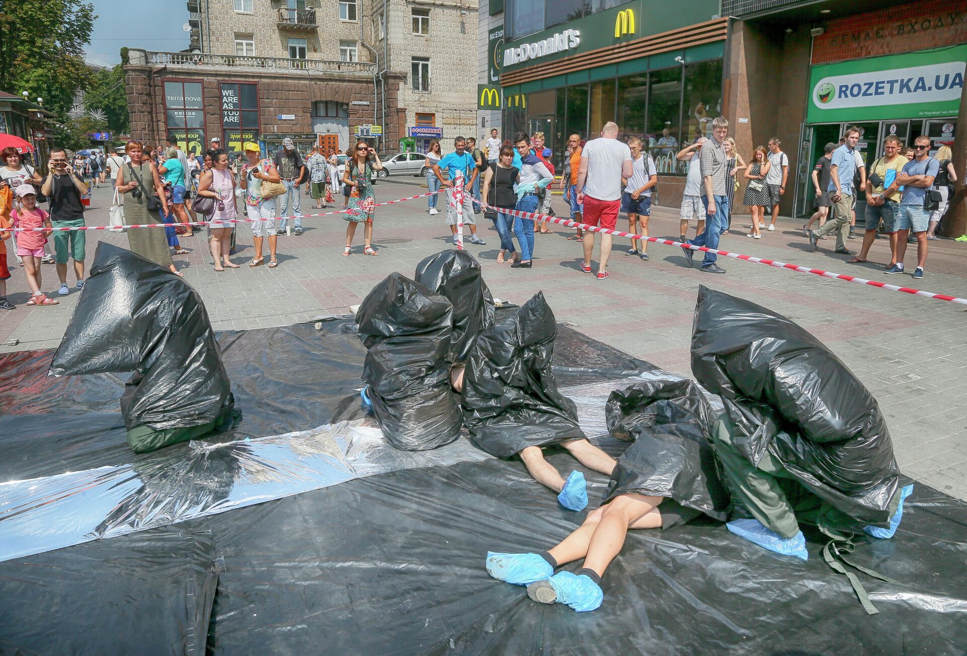 Акция протеста в центре Киева с целью привлечения внимания общественности к проблеме торговли людьми - РИА Новости, 1920, 02.08.2023