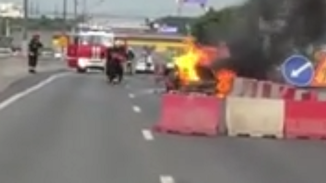 Взрыв Лады на МКАДЕ попал на видео