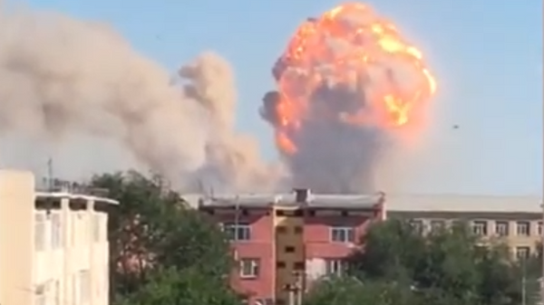 Момент взрыва в воинской части в Казахстане попал на видео