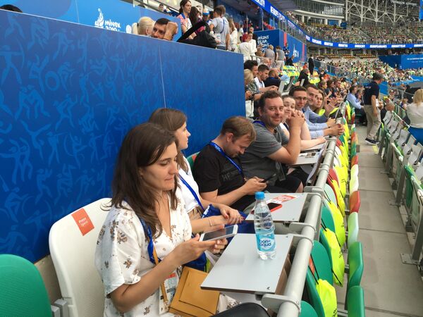 Журналисты Союзного государства– участники экспертно-медийного тура на стадионе Динамо перед церемонией торжественного открытия II Европейских игр