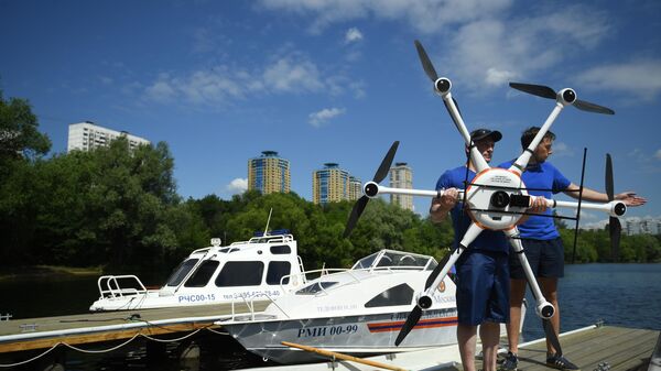 Беспилотный летательный аппарат на поисково-спасательной станции Строгино в Москве