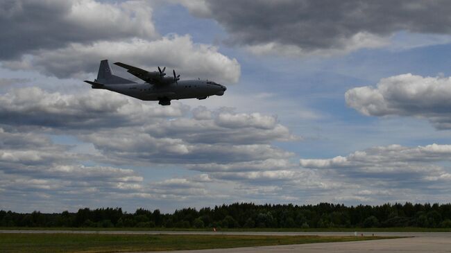 Военно-транспортный самолёт Ан-12