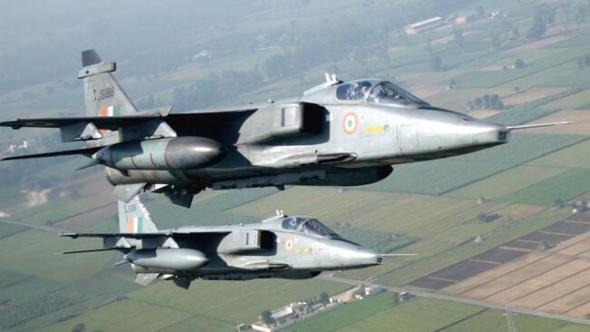 Истребители-бомбардировщики ВВС Индии Jaguar