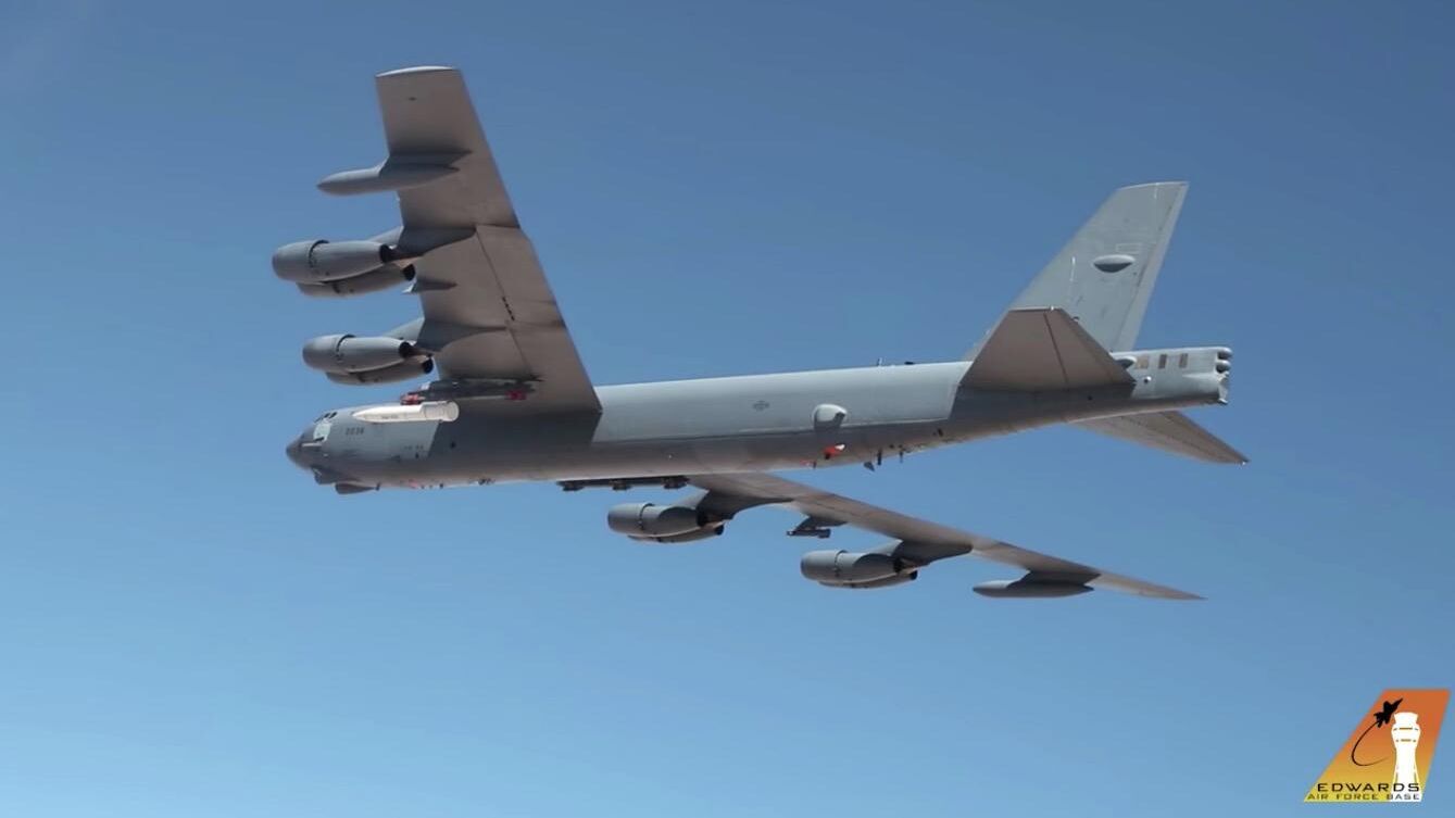 Первый полет B-52 Stratofortress, оснащенного прототипом гиперзвуковой ракеты AGM-183A - РИА Новости, 1920, 13.03.2023