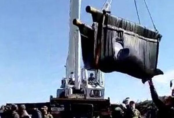 Выпуск белухи из китовой тюрьмы в воды Сахалинского залива в Хабаровском крае. 27 июня 2019 Выпуск белухи из китовой тюрьмы в воды Сахалинского залива в Хабаровском крае. 27 июня 2019