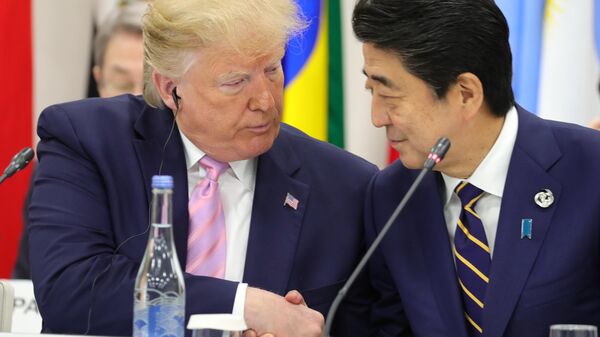 Президент США Дональд Трамп и премьер-министр Японии Синдзо Абэ на саммите Группы двадцати. 28 июня 2019