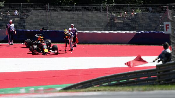 Разбитый болид Макса Ферстаппена во время тренировки на Гран-при Австрии