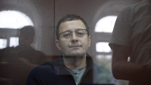 Экс-директор департамента развития бизнеса автодилера Рольф Анатолий Кайро в Басманном суде
