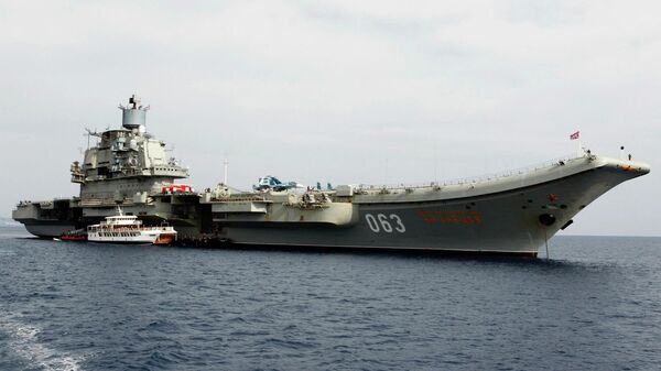 Российский авианосец Адмирал Кузнецов в кипрском порту Лимасол