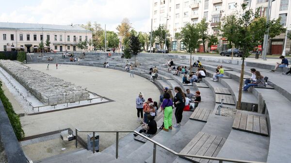 
Ступенчатый амфитеатр на Хохловской площади, получивший народное название Яма