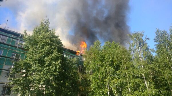 Ликвидация возгорания кровли пятиэтажного жилого дома в Нижневартовске