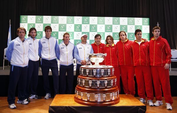 Сборные Аргентины и Испании по теннису на фоне Кубка Дэвиса в преддверии финала