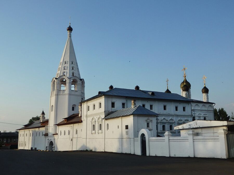 Сретенский монастырь и дом Ширяевых