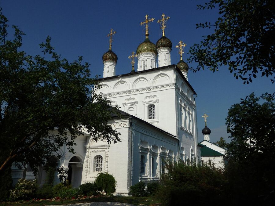  Сретенский собор и церковь Сергия Радонежского