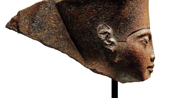 Каменный бюст Тутанхамона возрастом 3000 лет, выставленный для продажи 4 июля 2019 аукционным домом Christie's в Лондоне