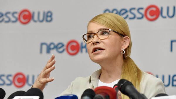 Лидер политической партии Батькивщина Юлия Тимошенко на пресс-конференции во Львове.