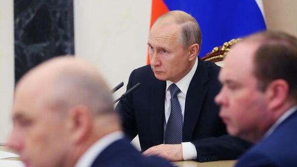 Президент РФ Владимир Путин проводит совещание с членами правительства РФ. 3 июля 2019