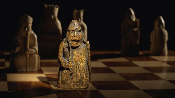 Шахматная фигурка с острова Льюис, проданная на аукционе Sotheby's за 735 000 фунтов