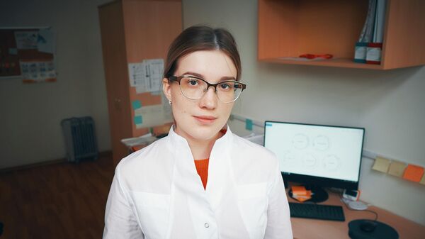 21-летняя Ангелина Ершова принимает участие в разработке лекарства от муковисцидоза и как исследователь, и как пациент. Диагноз ей поставили в годовалом возрасте