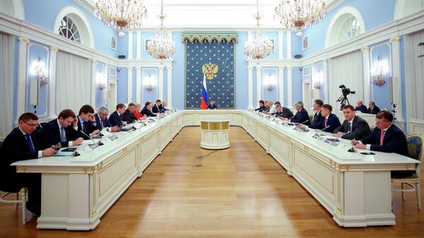 Председатель правительства РФ Дмитрий Медведев проводит совещание с членами кабинета министров. 4 июля 2019