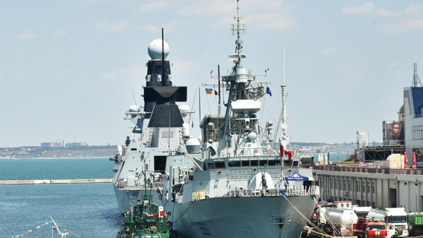 Канадский фрегат Торонто и британский эсминец Дункан прибыли в морской порт Одессы