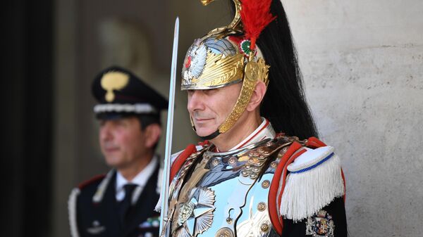 Почетный караул перед началом церемонии официальной встречи президента РФ Владимира Путина президентом Итальянской Республики Серджо Маттареллой в Риме