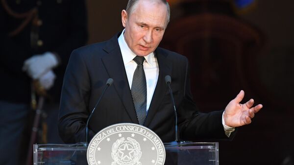 Президент РФ Владимир Путин на пресс-конференции по итогам российско-итальянских переговоров во дворце Киджи в Риме.  4 июля 2019.