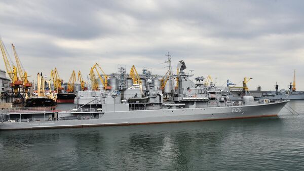 Украинский фрегат Гетман Сагайдачный в морском порту Одессы