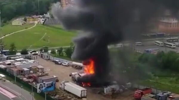 Возгорание около ТРЦ Новомосковский