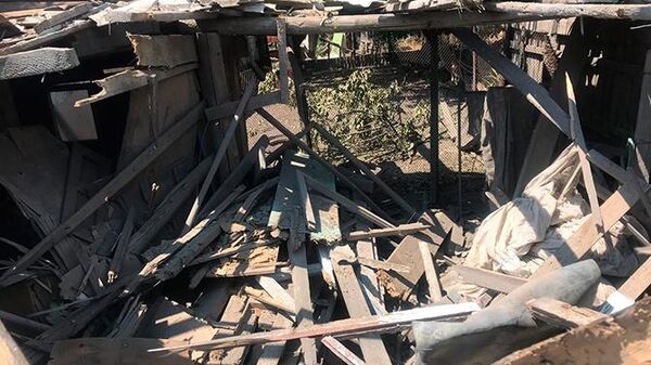 Разрушения в селе Коминтерново в Донецкой области, где съёмочная группа телеканала Звезда попала под обстрел. 7 июля 2019