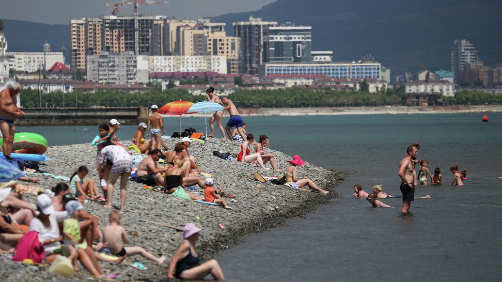 Попова рассказала о состоянии черноморских пляжей после разлива мазута