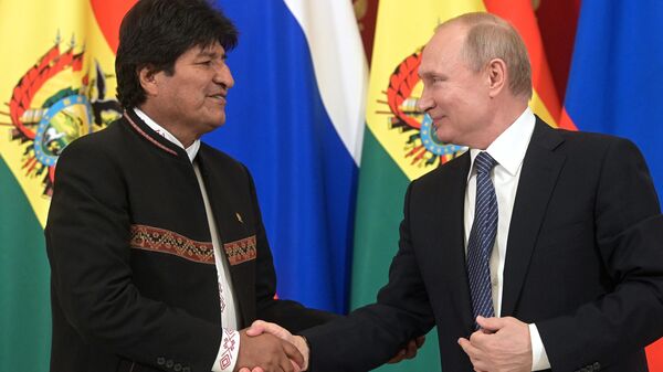Президент РФ Владимир Путин и президент Боливии Эво Моралес на совместной пресс-конференции 