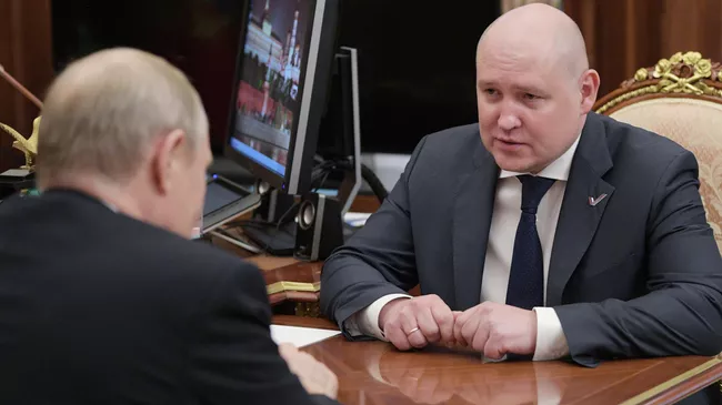 Владимир Путин и Михаил Развожаев 