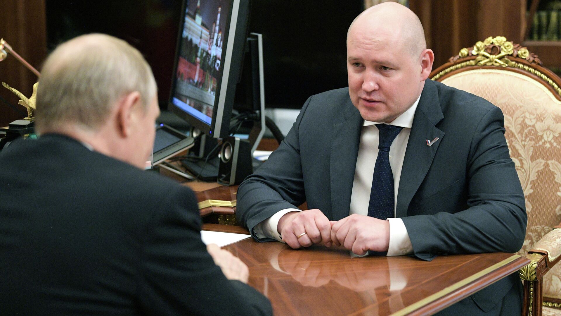 Президент РФ Владимир Путин и Михаил Развожаев (справа) во время встречи - РИА Новости, 1920, 02.11.2022