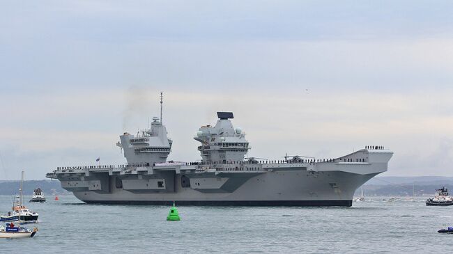 Авианосец HMS Queen Elizabeth