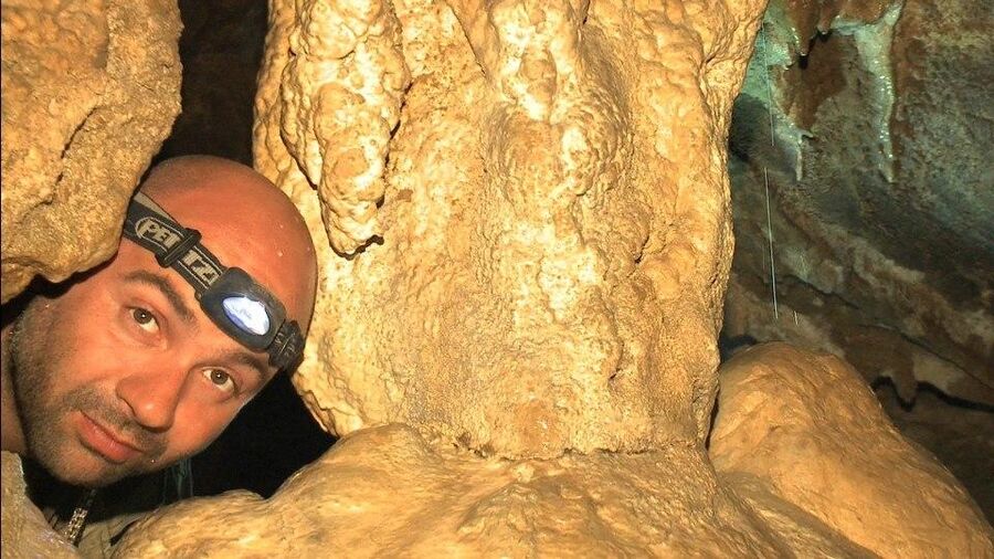 В Красной пещере в Крыму